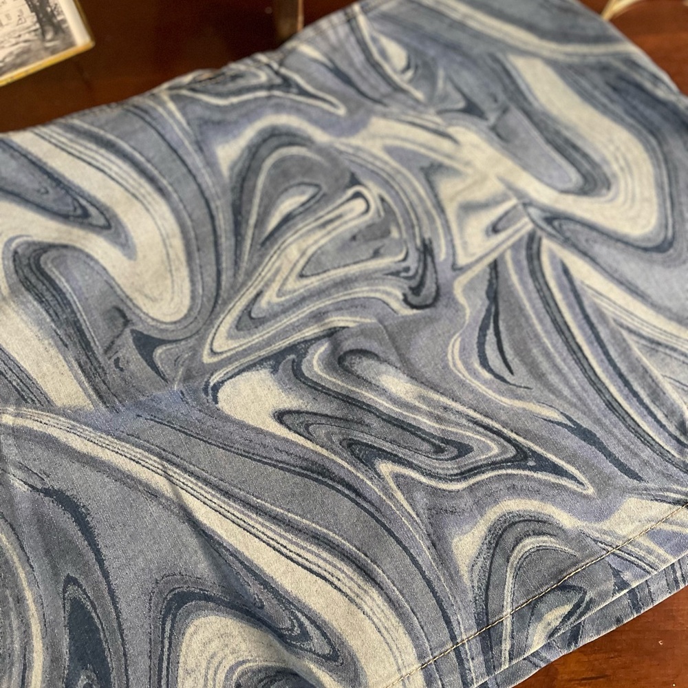 Women’s Wild Fable Blue Denim Marble Pattern Mini Skirt Stretchy Y2K 90’s Sz 12 - Picture 3 of 7